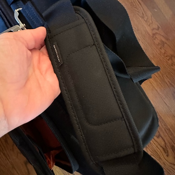Briggs&Riley verb rolling briefcase w/ lifetime repair guarantee - Picture 6 of 16